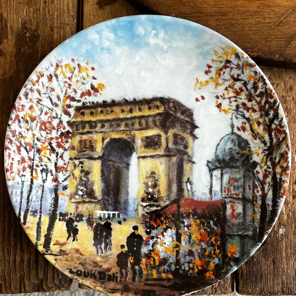 Vintage Porcelaine de Limoges “L’Arc de Triomphe” Collector Plate